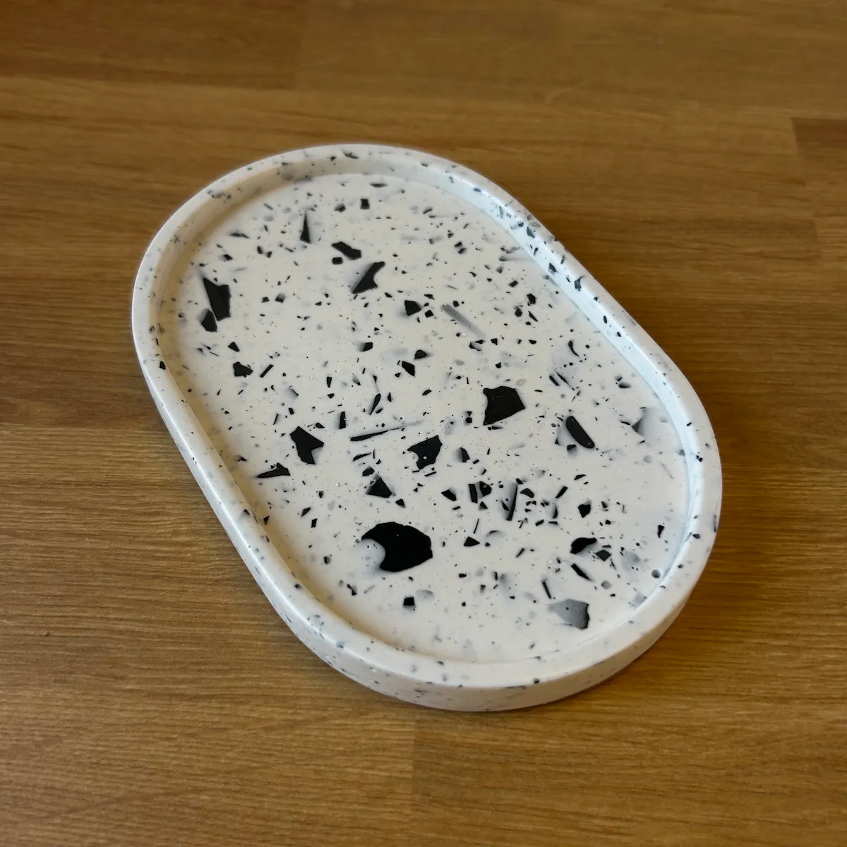 צלוחית טראצו | שבבים שחורים